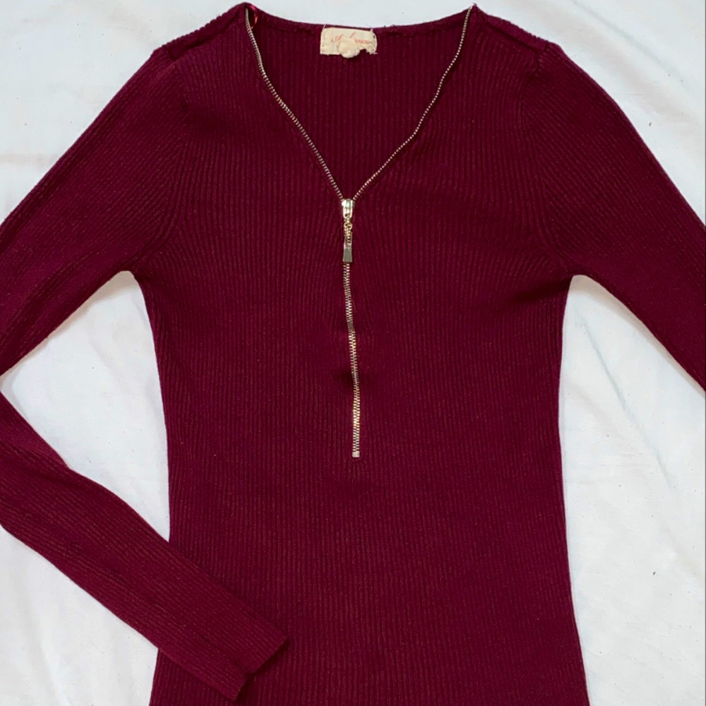 Long sleeve burgundy zipper shirt